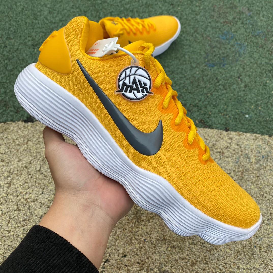 Hyperdunk2017绝对是我个人最喜欢穿的实
战篮球鞋之一!!!
鞋子整体的实战感觉是所有球鞋